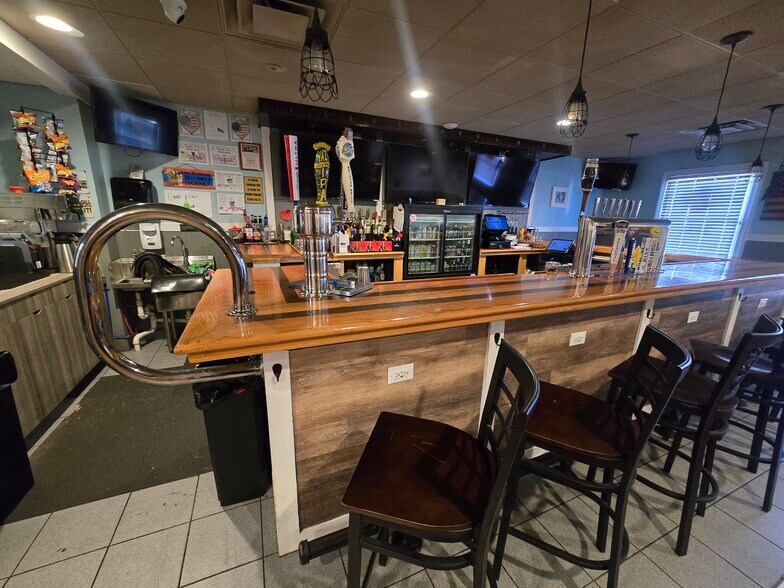 More Photos Of 48 School St, Lincoln Restaurant For Sale