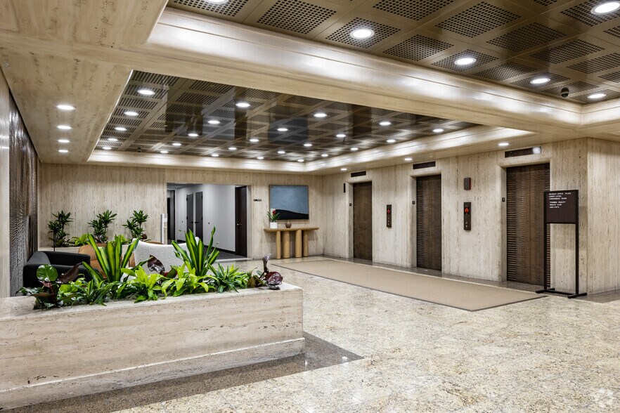 More Photos Of 2700 S River Rd, Des Plaines Office For Lease