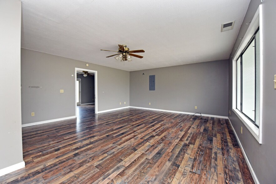 More Photos Of 10 Deer Crossing Trl, Blairsville Office For Sale