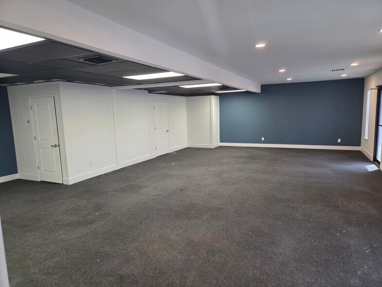 More Photos Of 1210 SE 46th Ln, Cape Coral Storefront Retail Office For Lease