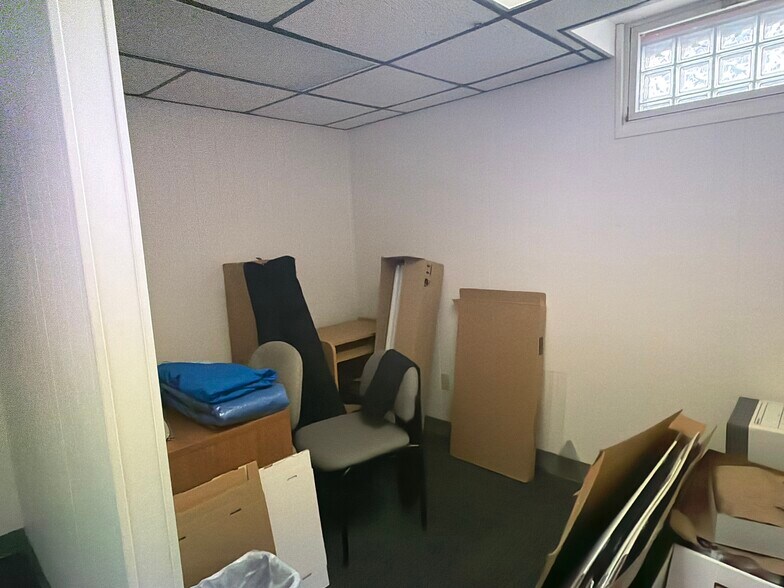 More Photos Of 610 Hamlin Hwy, Lake Ariel Office For Sale