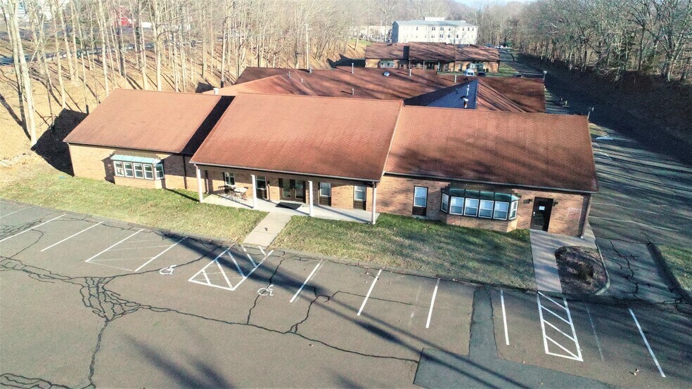 More Photos Of 98 S Turnpike Rd, Wallingford Office For Lease