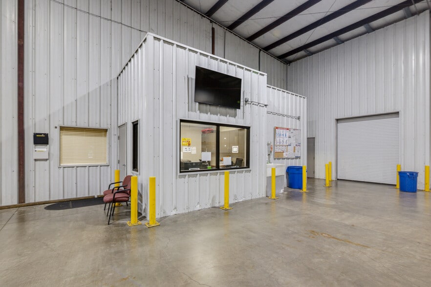 More Photos Of 8316 Lone Tree Rd, Victoria Industrial For Sale
