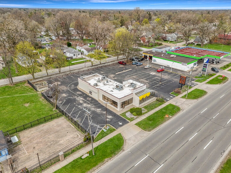 More Photos Of 15839 Telegraph Rd, Redford Township Fast Food For Lease