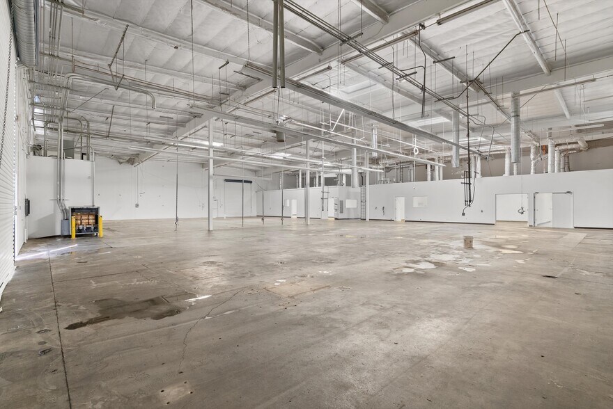 More Photos Of 6951 Oran Cir, Buena Park Warehouse For Lease
