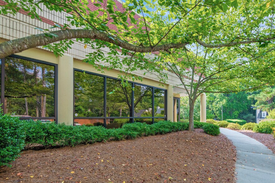 More Photos Of 7101 Creedmoor Rd, Raleigh Unknown For Lease