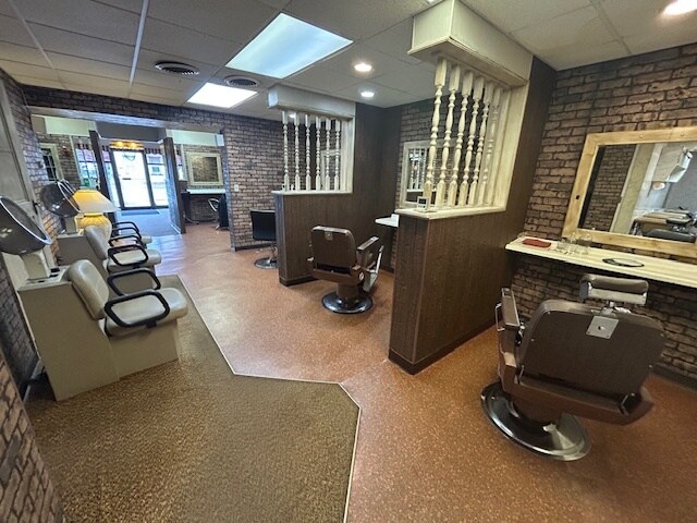 More Photos Of 640 5th Ave, Troy Specialty For Sale