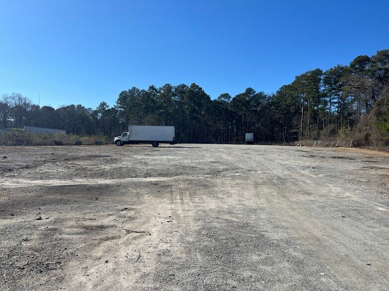 More Photos Of 3395 Jonesboro Rd SE, Atlanta Warehouse For Lease