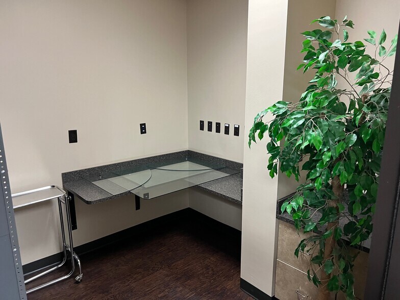 More Photos Of 11110 E I-10 Fwy, Houston Office For Sale