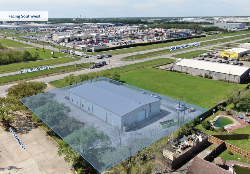 More Photos Of 10819 W Fairmont Pky, La Porte Warehouse For Lease
