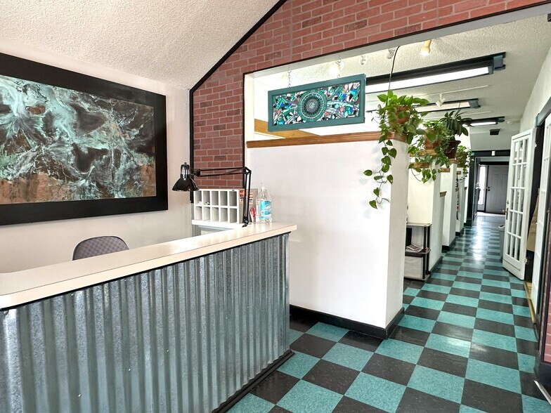 More Photos Of 1809 W Colorado Ave, Colorado Springs Freestanding For Sale