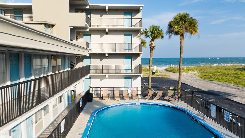More Photos Of 2711 S Ocean Blvd, Myrtle Beach Hotel For Sale