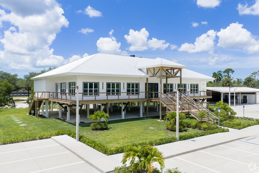 More Photos Of 6901 Hendry Creek Dr, Fort Myers Unknown For Sale