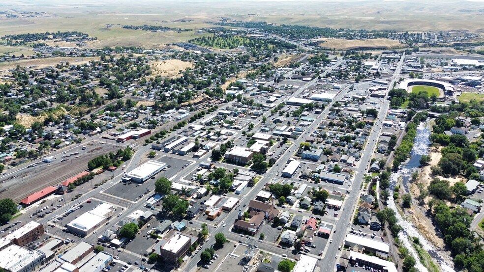 More Photos Of 336 SW Emigrant Ave, Pendleton Storefront For Sale