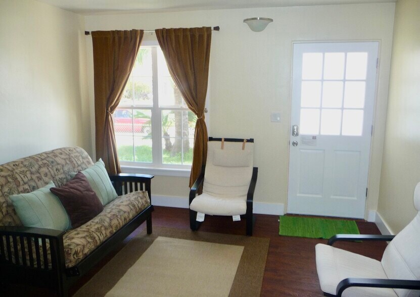 More Photos Of 4985 Narragansett Ave, San Diego Apartments For Sale