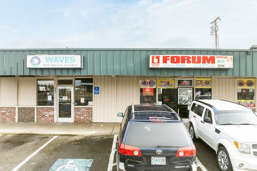 More Photos Of 13116 NE Sandy Blvd, Portland Storefront Retail Office For Sale