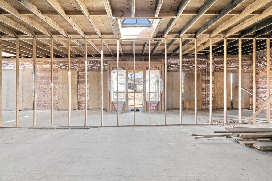 More Photos Of 1637-1651 Main St N, Jacksonville Storefront Retail Residential For Sale