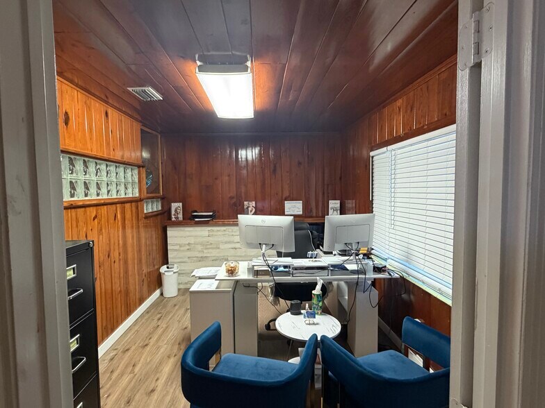 More Photos Of 8507 Forest City Rd, Orlando Office For Sale