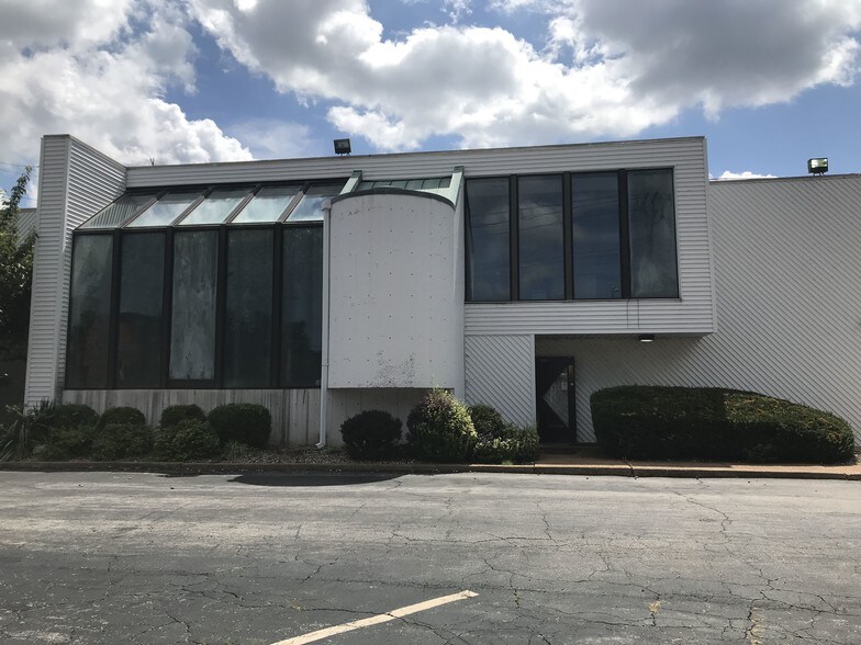 More Photos Of 6780 Southwest Ave, Saint Louis Flex For Lease