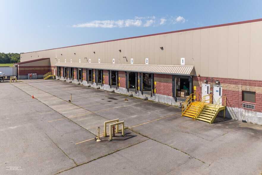 More Photos Of 2000 Cane Creek Pky, Ringgold Manufacturing For Sale