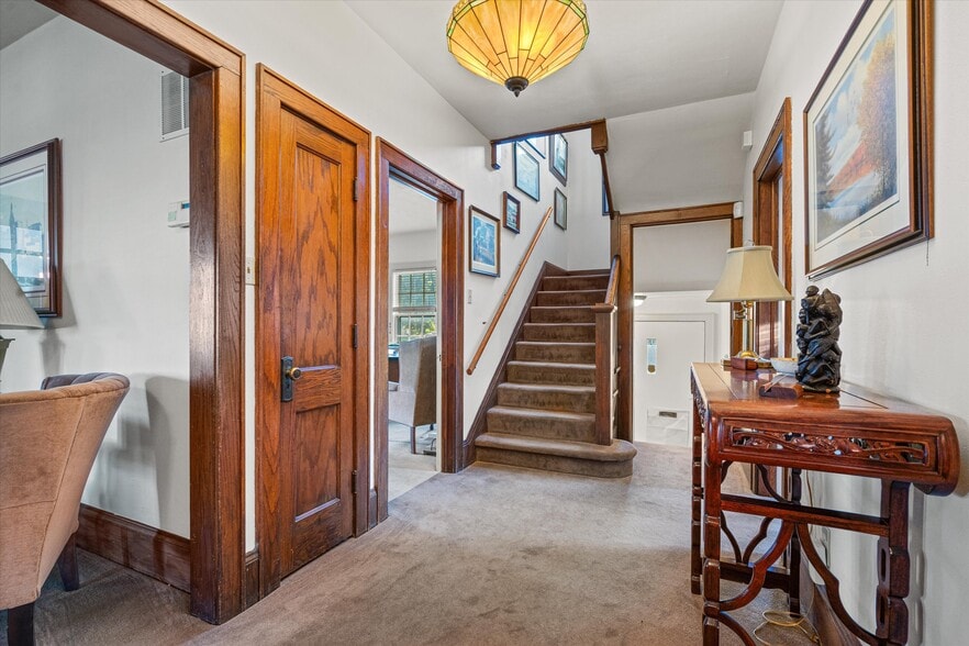 More Photos Of 2281 Swan Blvd, Milwaukee Office For Sale