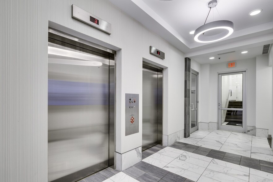 More Photos Of 30 W Patrick St, Frederick Office Residential For Lease