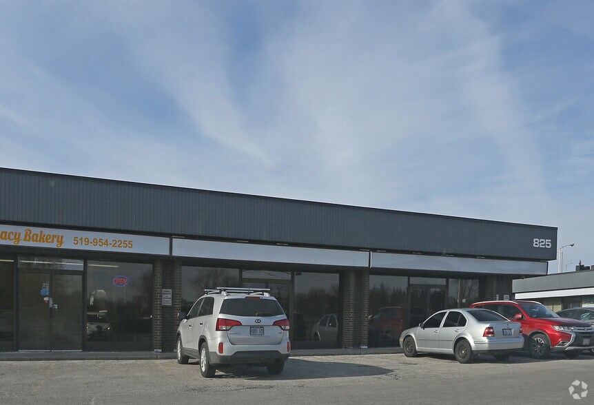 More Photos Of 825 Weber St E, Kitchener General Retail For Lease