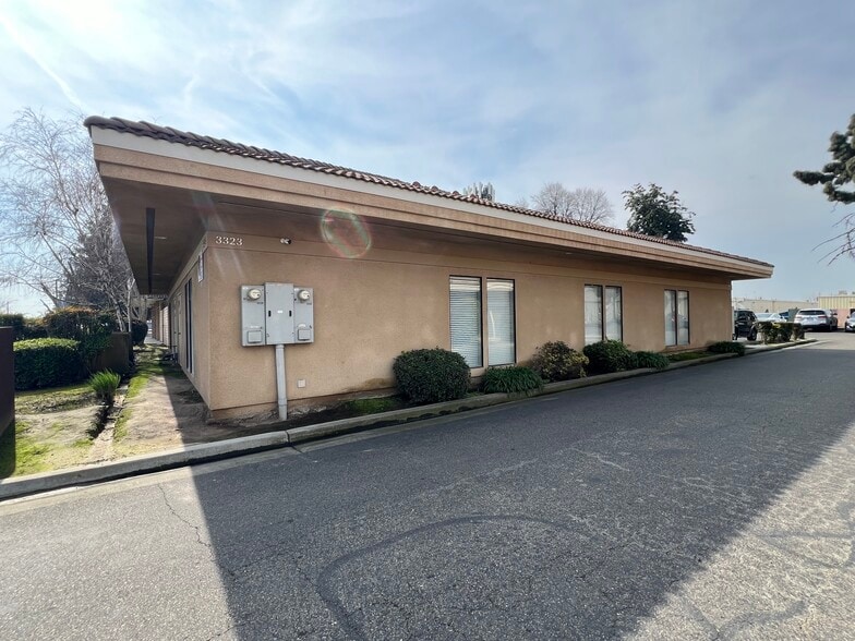 More Photos Of 3321-3323 S Fairway st, Visalia Office For Sale