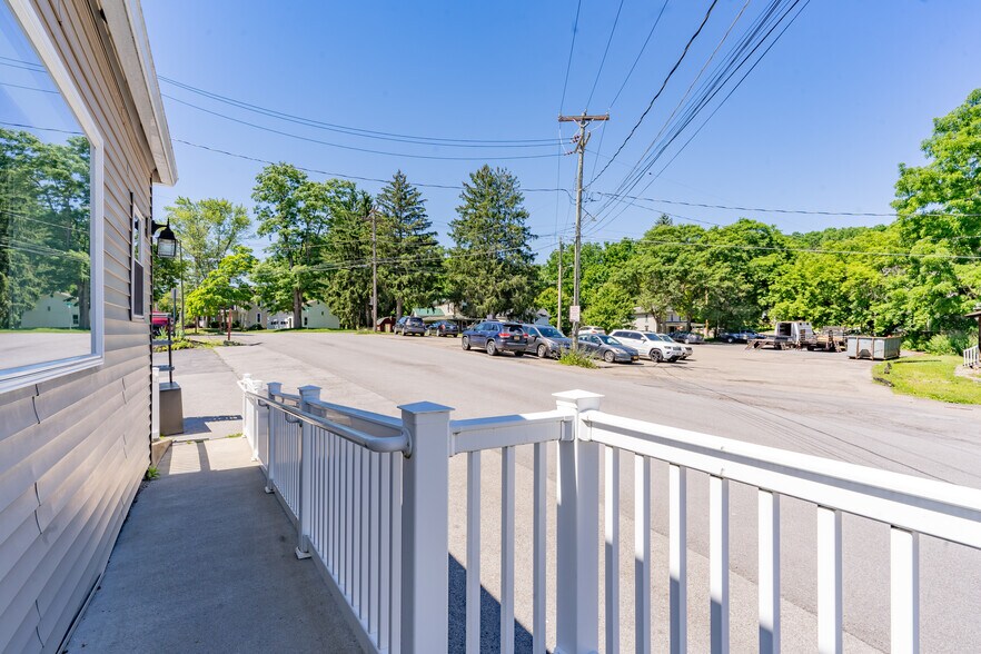 More Photos Of 24 Mill St, Naples Office For Sale