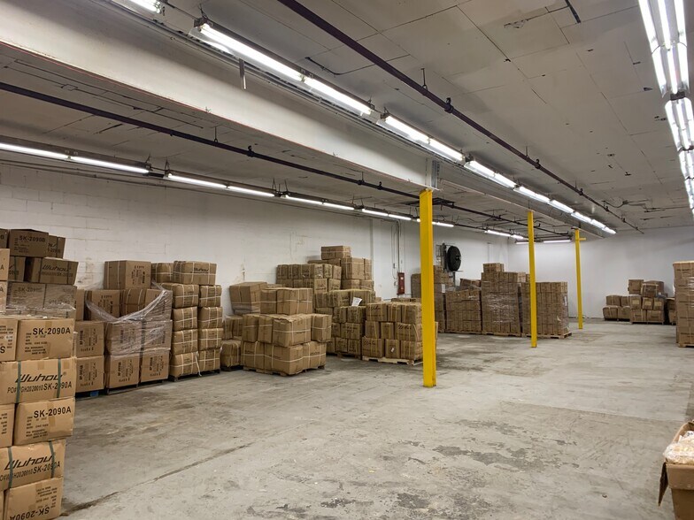 More Photos Of 60 Milbar Blvd, Farmingdale Warehouse For Lease