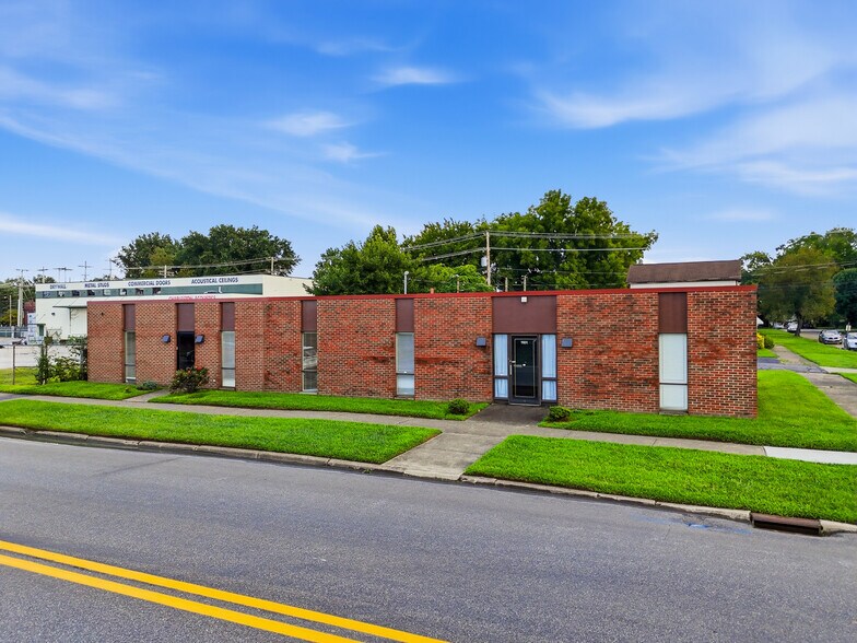 More Photos Of 1101 8th Ave, Huntington Research And Development For Sale