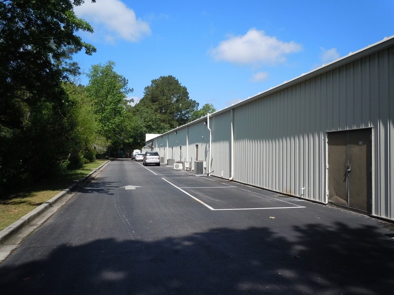 More Photos Of 70 Pennington Dr, Bluffton Unknown For Lease