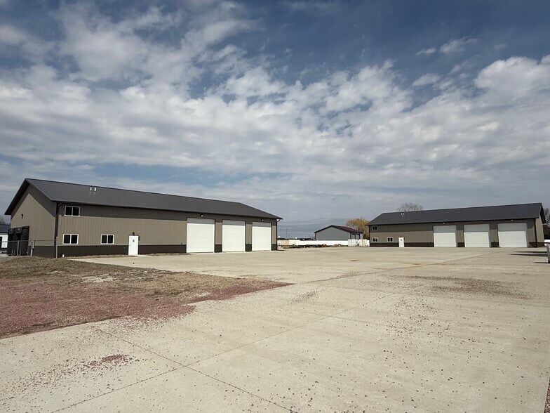 Primary Photo Of 406 & 408 N Daniels Ln, South Sioux City Industrial For Lease