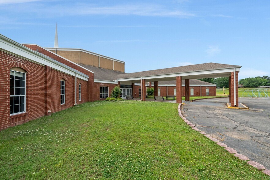 More Photos Of 1101 N Wheeler Ave, Sallisaw Religious Facility For Sale