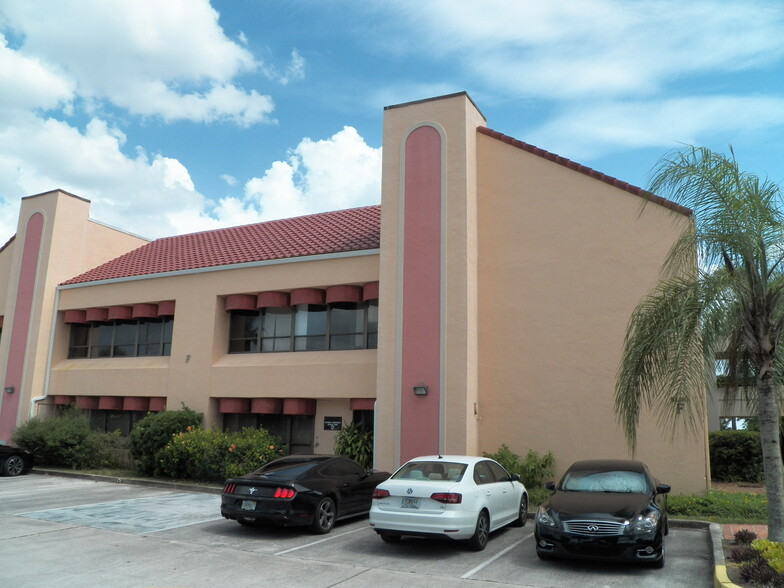 Primary Photo Of 900 SE Ocean Blvd, Stuart Medical For Lease