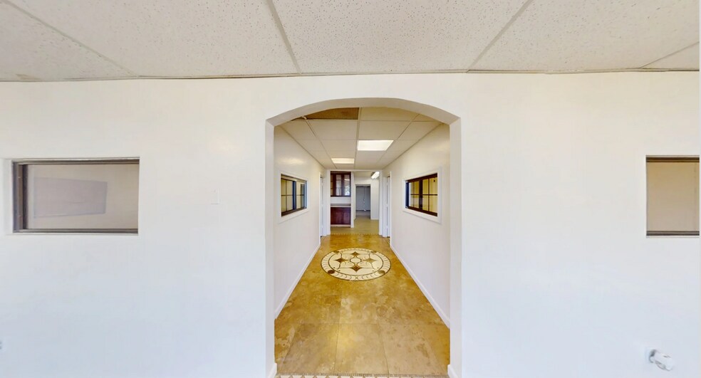 More Photos Of 16624 N 32nd St, Phoenix Storefront Retail Office For Lease