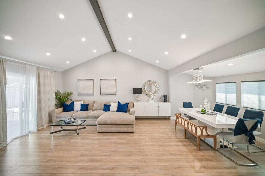 More Photos Of 8434 Oakdale Ave, Winnetka Multifamily For Sale