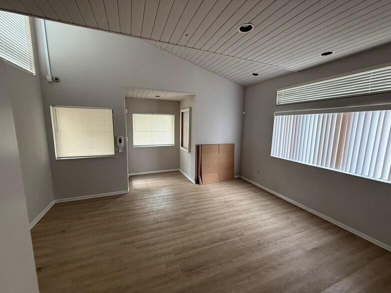More Photos Of 1034 NW 57th St, Gainesville Medical For Lease