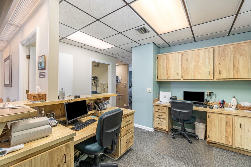 More Photos Of 1250 W Eau Gallie Blvd, Melbourne Medical For Sale