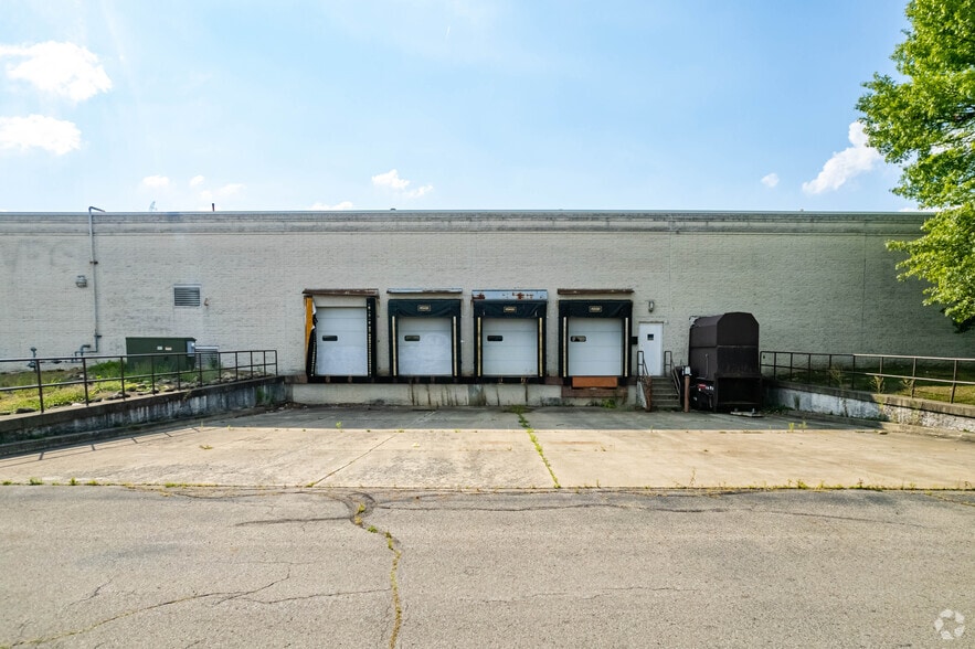 More Photos Of 6945 US Rte 322, Cranberry Department Store For Sale