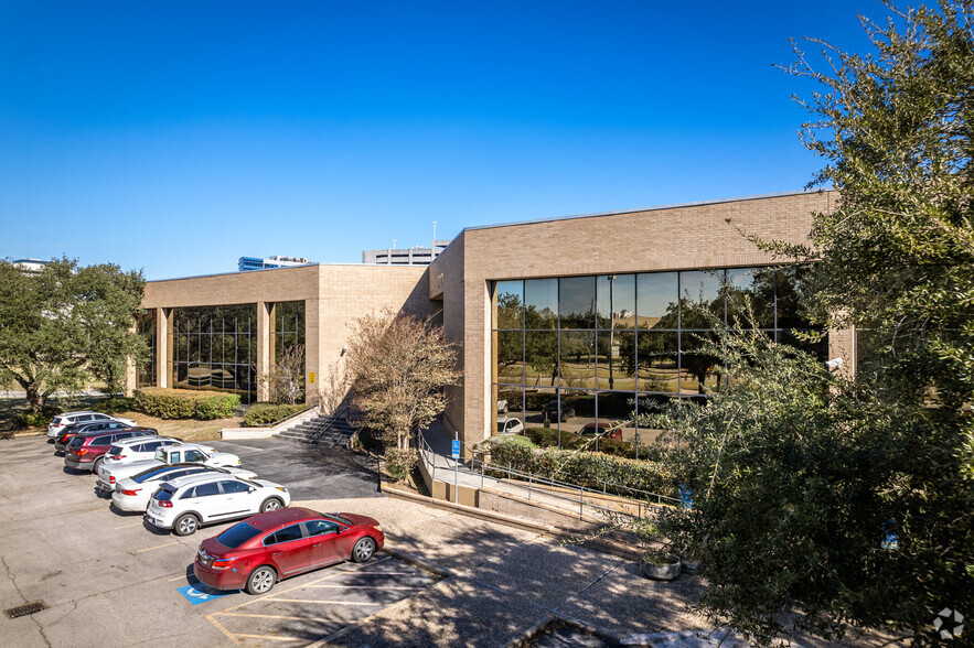 Primary Photo Of 7707 Fannin St, Houston Medical For Lease