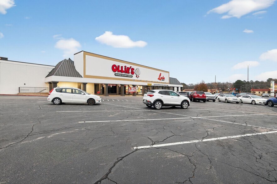 More Photos Of 1200 S Waldron Rd, Fort Smith General Retail For Sale