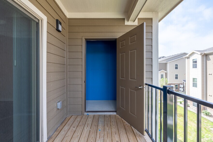 More Photos Of 13399 Charlotte St, Kansas City Apartments For Sale