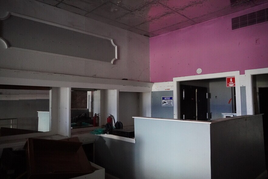 More Photos Of 400-406 D St, Marysville Storefront For Lease