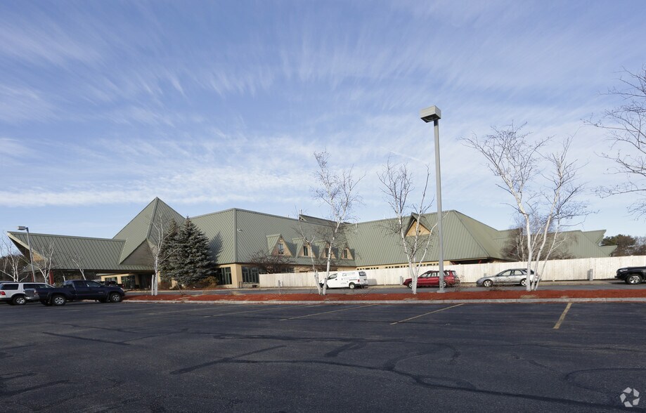 More Photos Of 35 Corporate Dr, Portsmouth Unknown For Lease