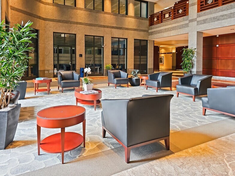 More Photos Of 2150 E Lake Cook Rd, Buffalo Grove Coworking Space