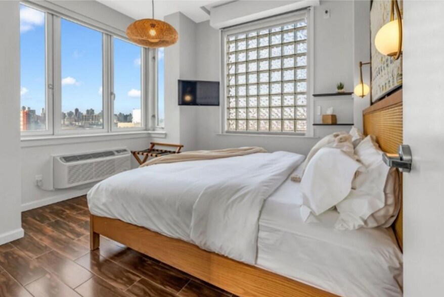 More Photos Of 38-30 28th St, Long Island City Hotel For Sale
