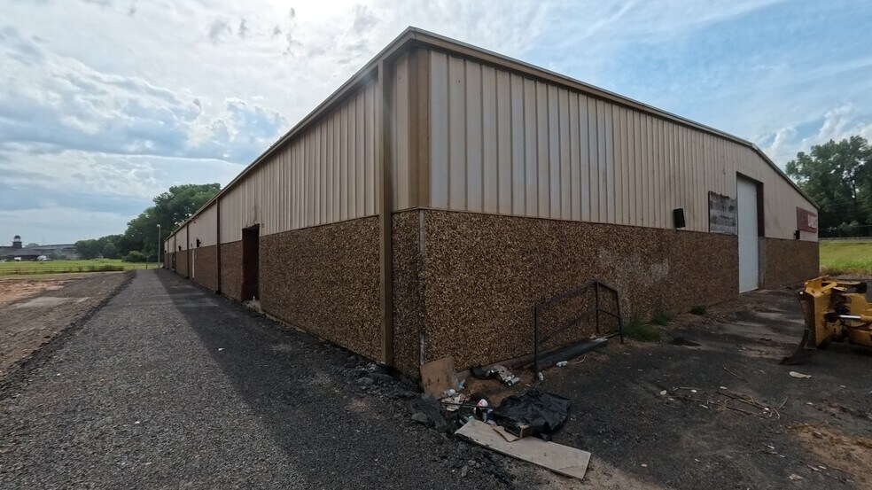 More Photos Of 5800 Midland Blvd, Fort Smith Sports And Entertainment For Lease