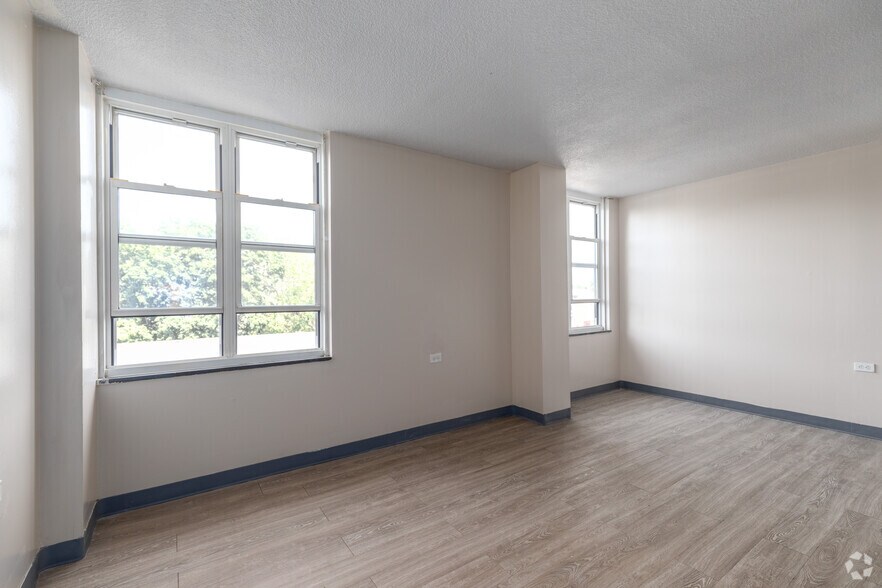 More Photos Of 489 W State St, Trenton Apartments For Lease