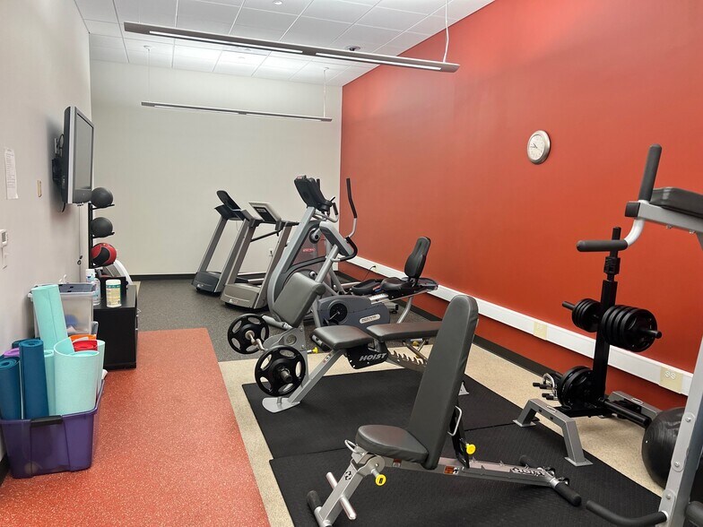 More Photos Of 8310 Excelsior Dr, Madison Office For Lease